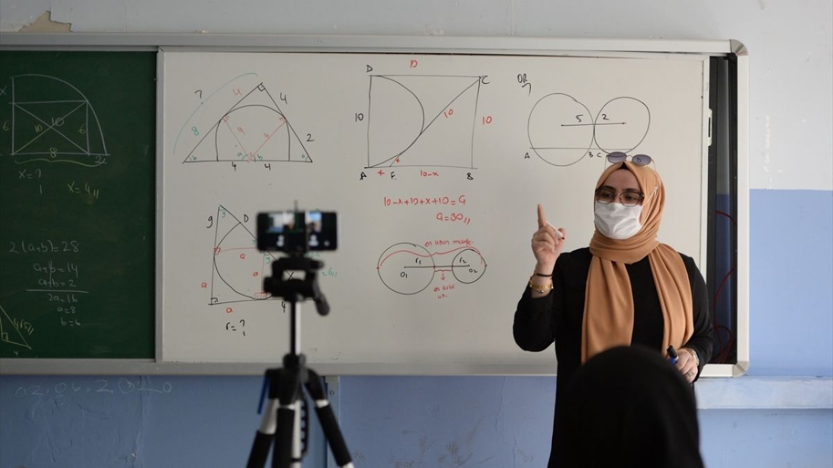 Canlı derste öğrenci yoksa ek ders ücreti alınır mı? Öğrenci gelmezse ek ders ücreti kesilecek mi?