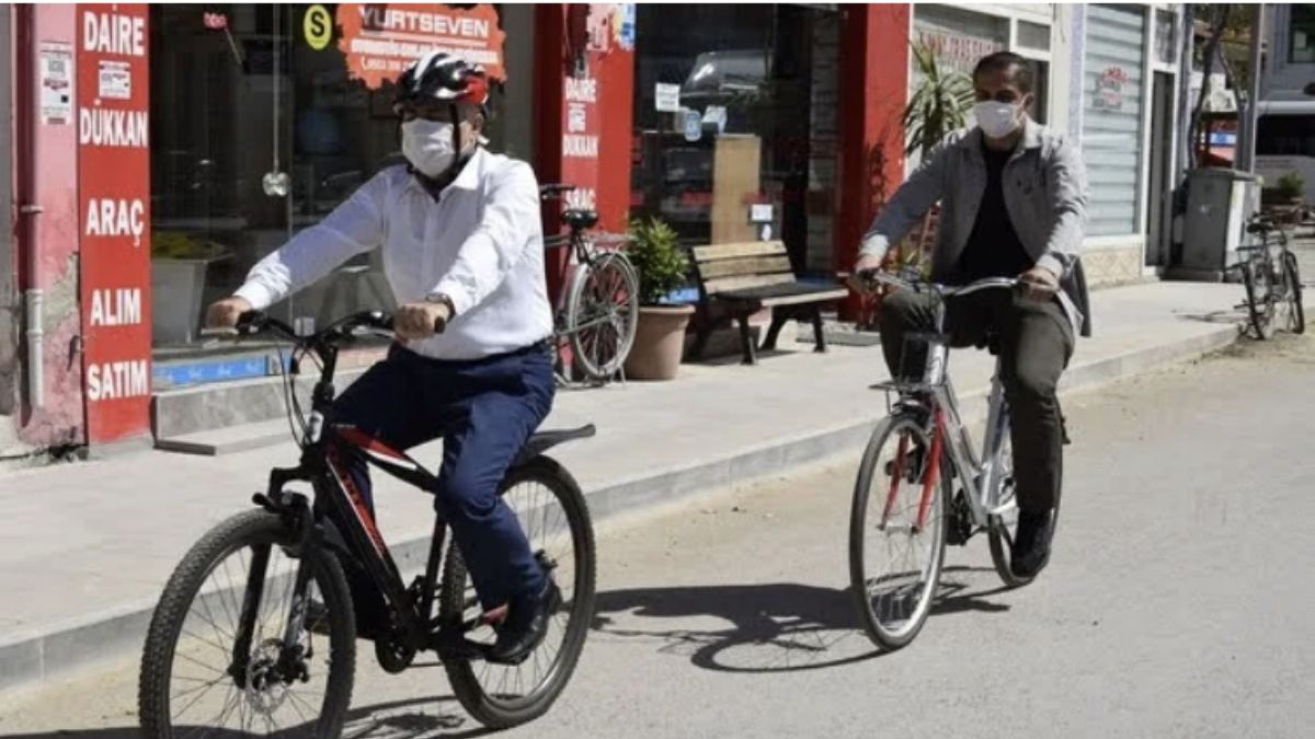 Burdur’da bisiklet makam aracı oldu.