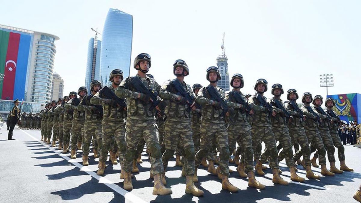 Azerbaycan Cumhuriyeti 103. yılını kutluyor