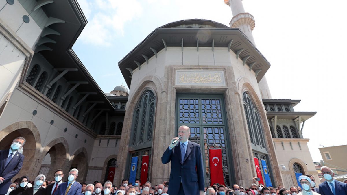 Erdoğan: Milletimiz 150 yıllık hayaline bugün kavuşmuştur