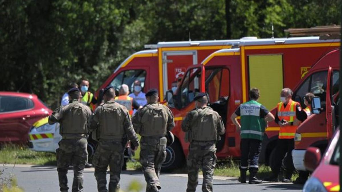 Fransa’da polise saldırı