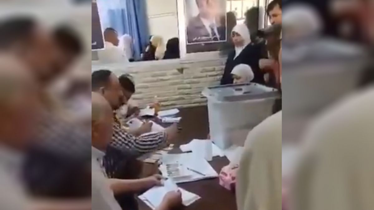 Suriye'deki seçimlerde vatandaşların yerine oyları Baas Partisi yetkilileri kullandı