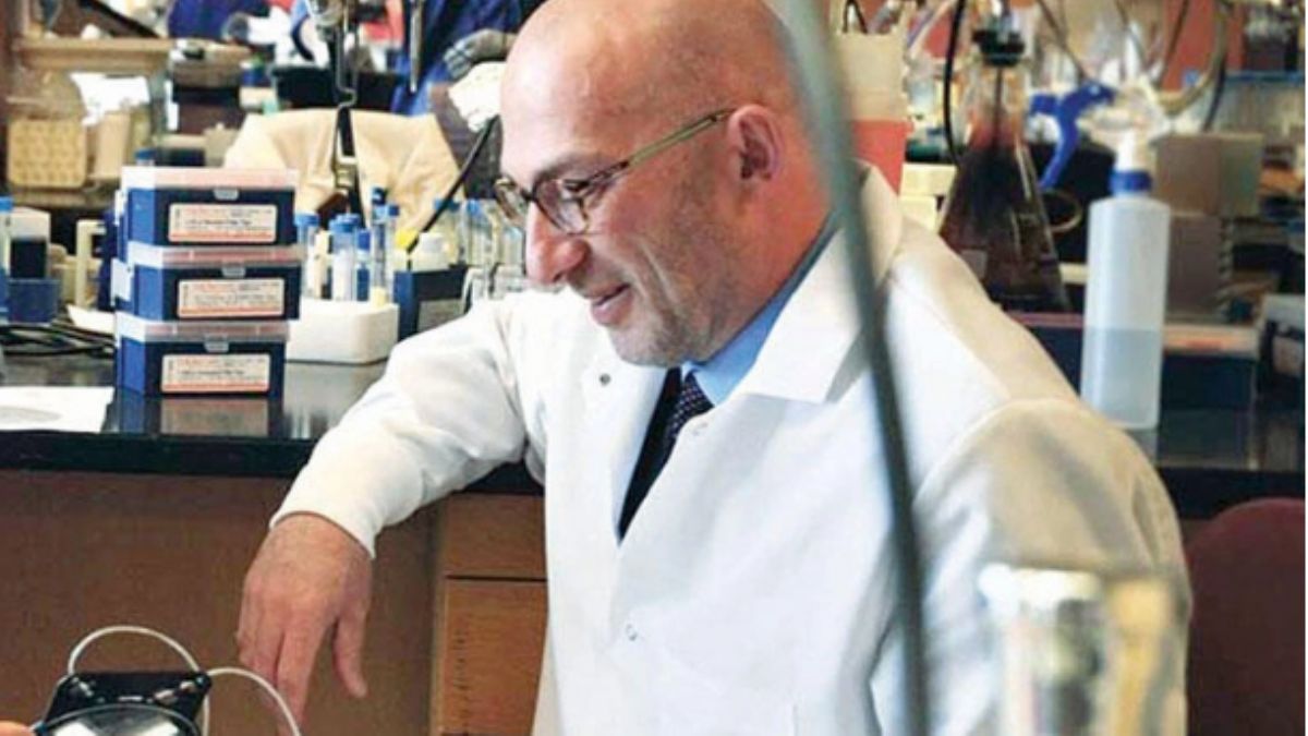 Türk Profesör, 3 saniyede 100 milyar hücre içinden kanserli hücreyi buldu!