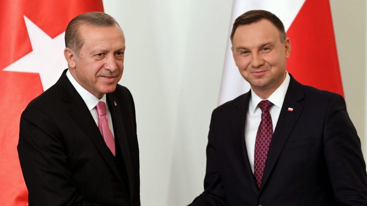 ANALİZ: Polonya’nın Türkiye’ye ‘Bükreş Dokuzlusu’ teklifi ne anlama geliyor?