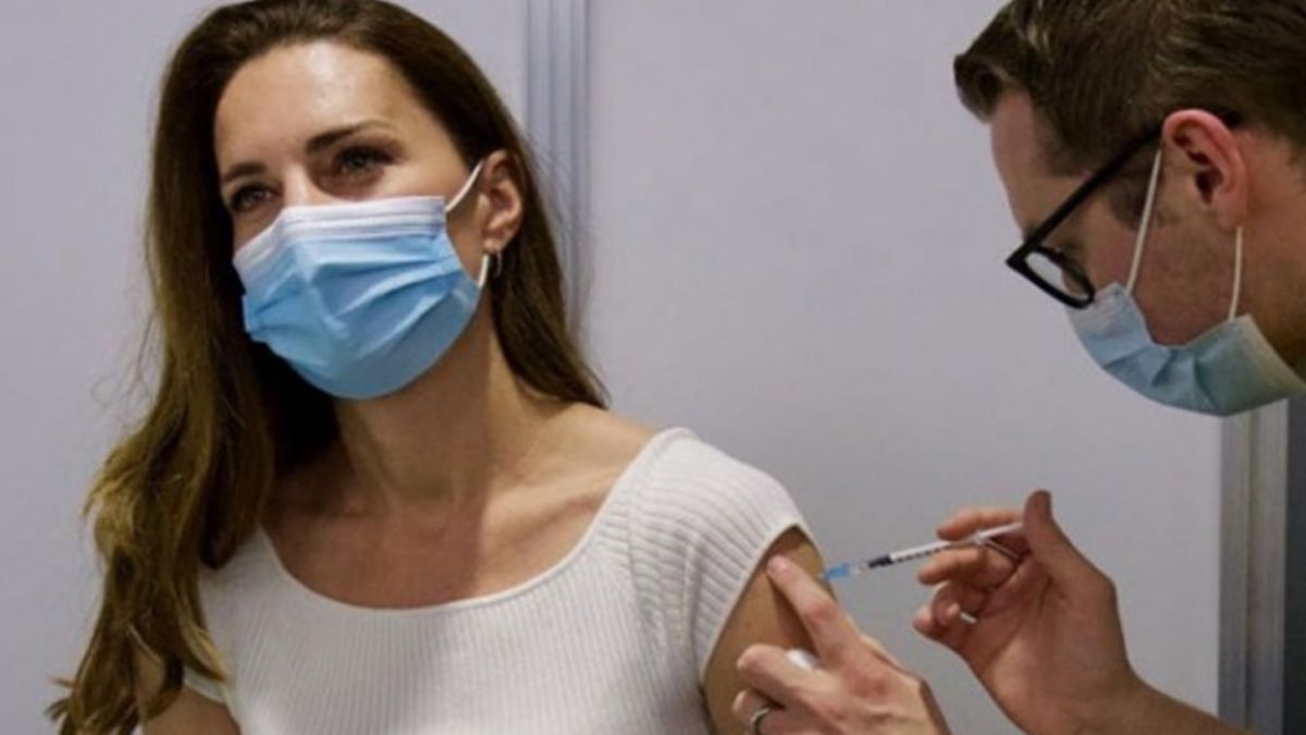 Kate Middleton koronavirüs aşısı yaptırdı