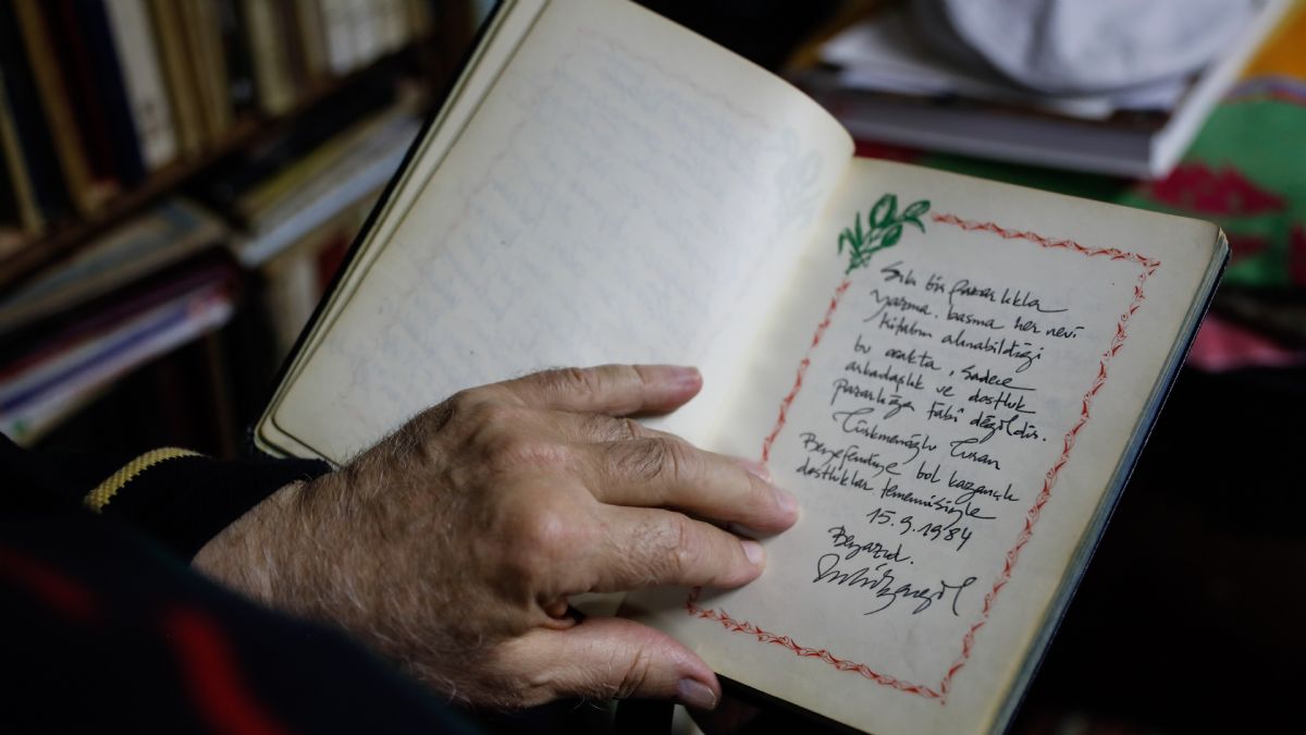 Sahaflar Çarşısı’nın 69 yıllık 'Seyir Defteri'; kim ne yazmış?