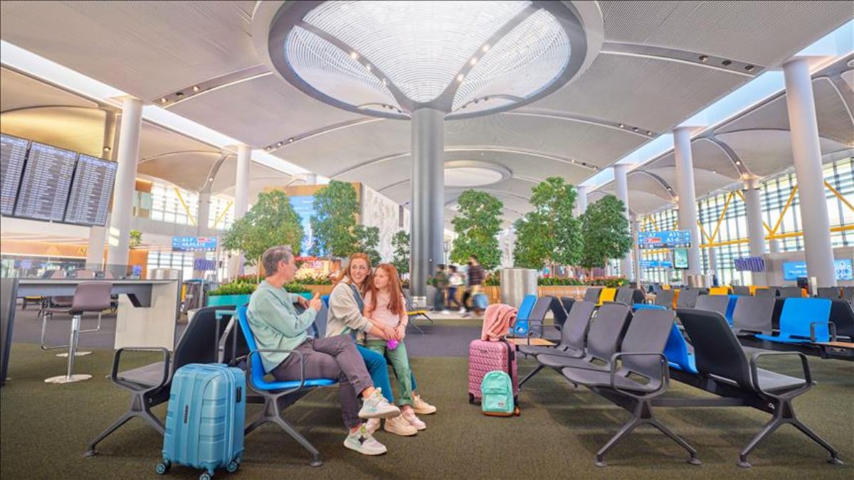 İGA, İstanbul Havalimanı yolunu rengarenk boyadı