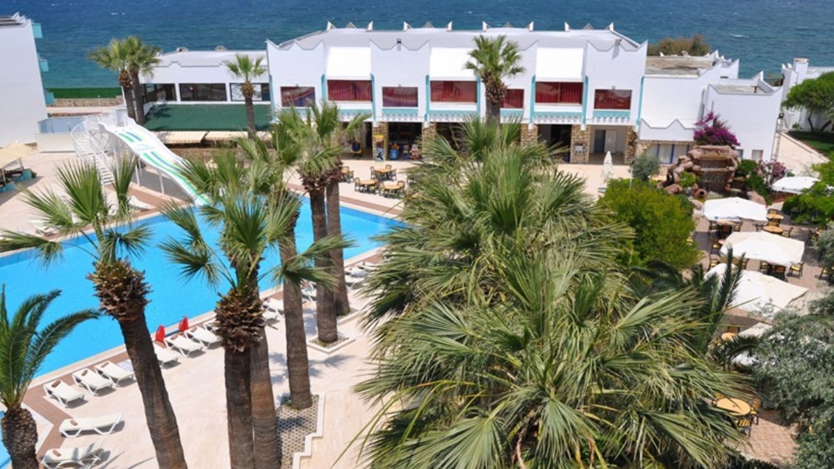 Mavi ve yeşilin her tonuyla huzurlu tatilin adresi Club Familia