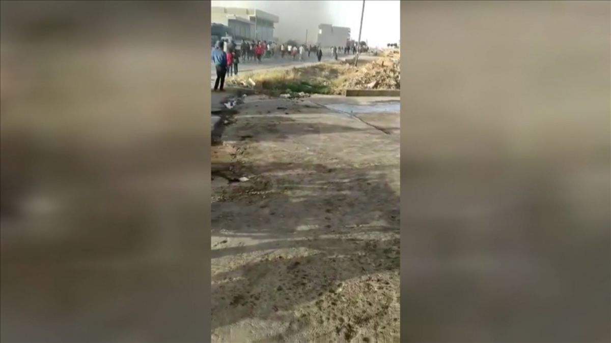 YPG kendilerini protesto edenlere ateş açtı