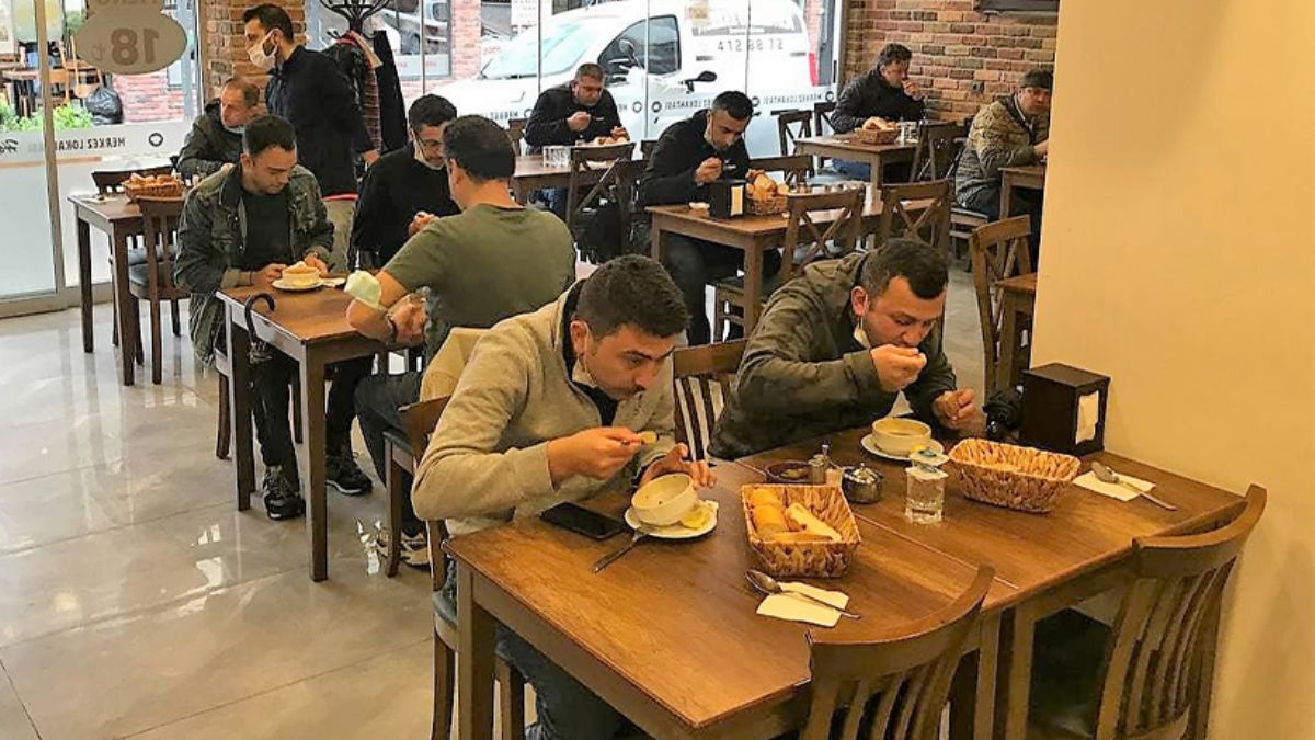 Normalleşme süreci kapsamında yeme içme yerleri açıldı