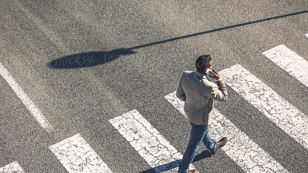 Polonya'da yaya geçidinde cep telefonu kullanmak yasaklandı