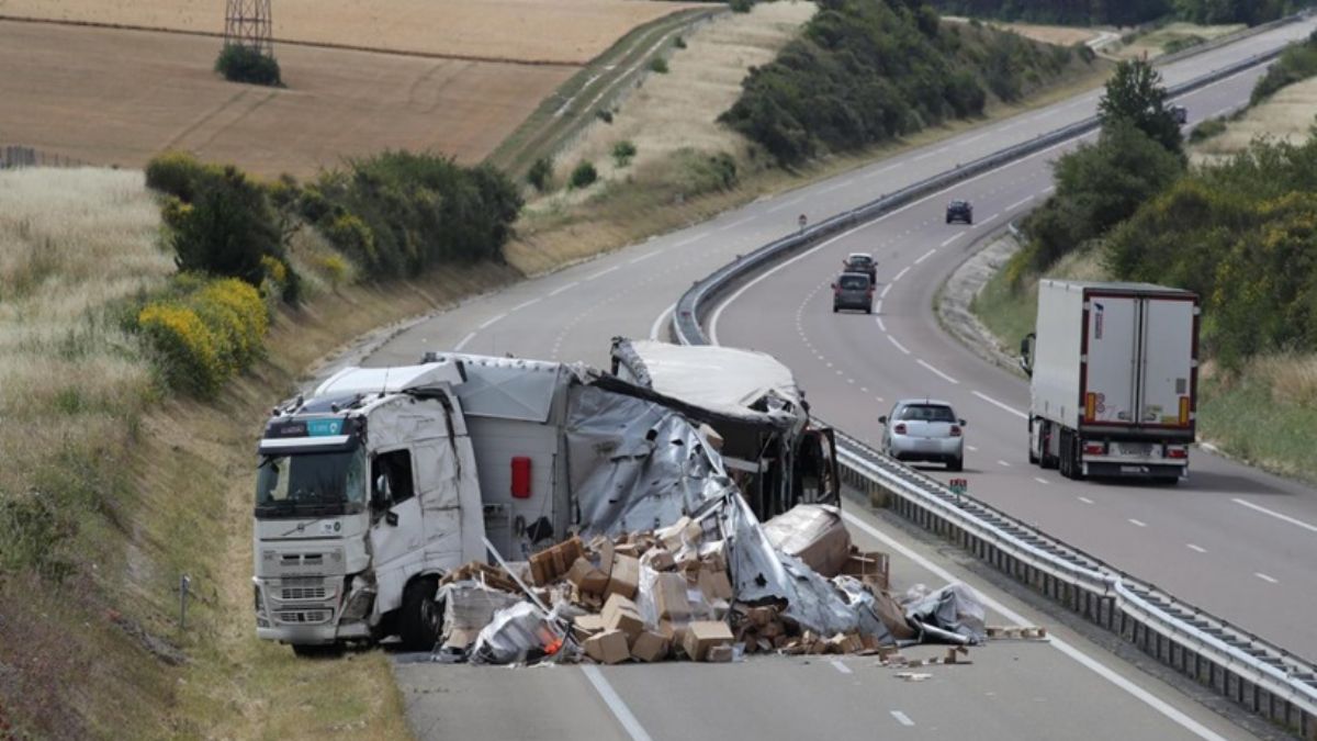 3 yılda en çok kazayı kamyoncular yaptı
