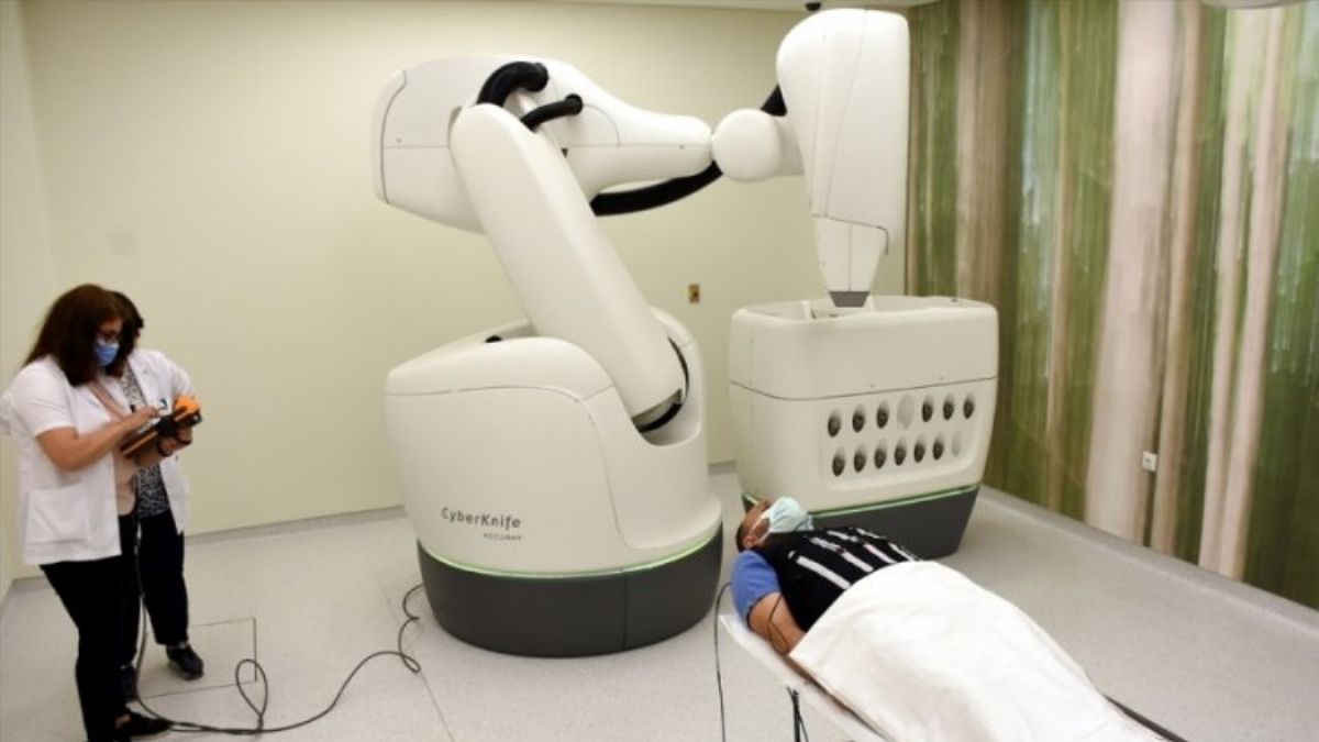 Robotik radyocerrahi cihazı 'Uzay Neşteri' kanser tedavisinde etkin rol üstleniyor