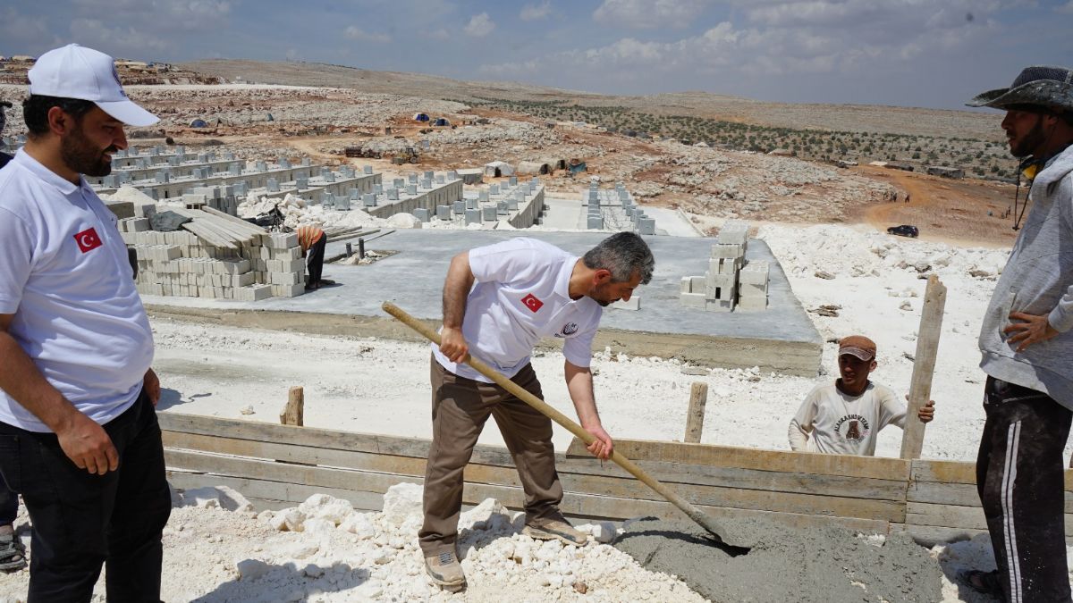 Yedi Başak’tan İdlib'e 500 briket ev