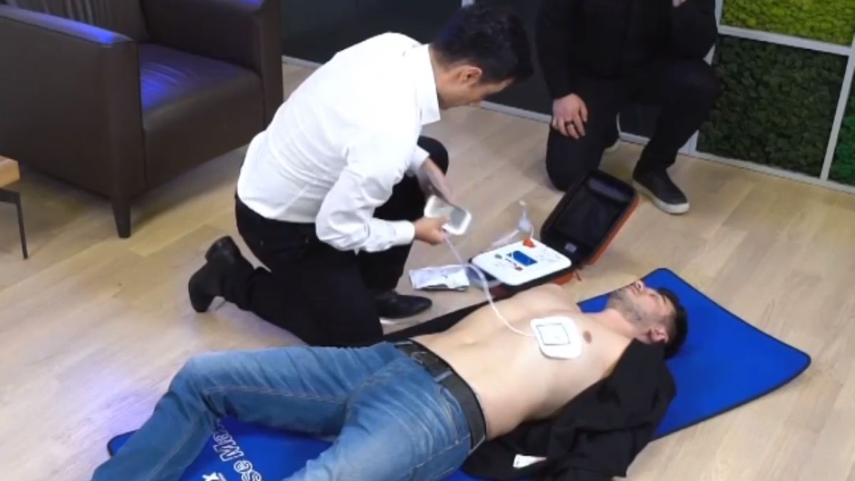 Hayat kurtaran yerli üretim otomatik elektroşok cihazı