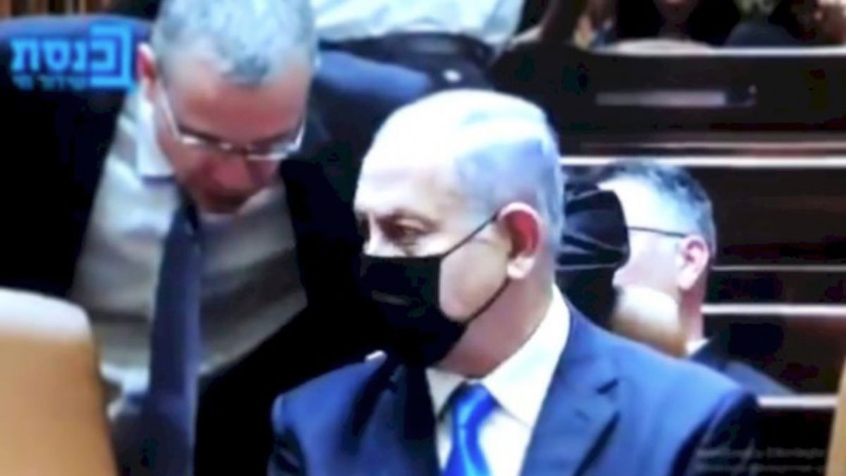 12 yıldır oturduğu koltuktan uyarılarak kaldırıldı