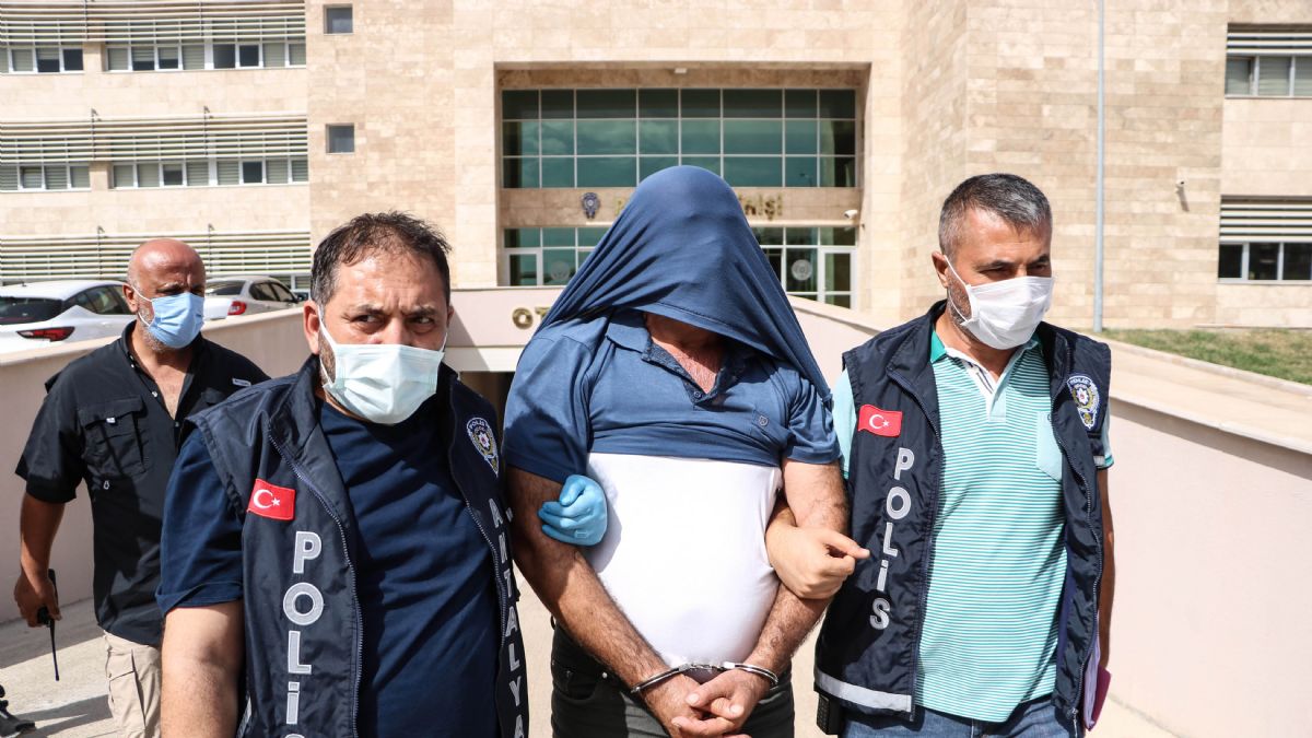 Eski özel harekatçıya cesedi yok etmek için 'orman yakma'dan ayrı dava