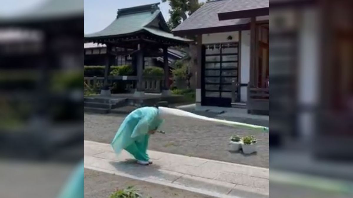 Tapınakta yeşil soğan karakterinin kutsal ritüeli