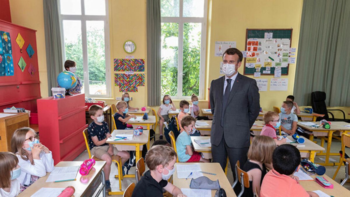 İlkokul öğrencisinden Macron'a: Yediğin tokat nasıldı?