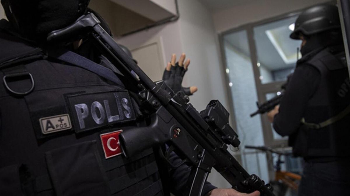 17 ilde FETÖ'nün TSK yapılanmasına operasyon