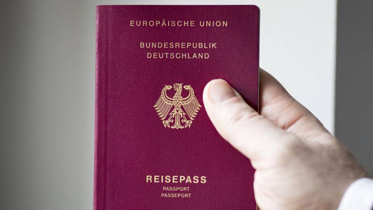 Almanya'da antisemit ve ırkçılara vatandaşlık verilmeyecek