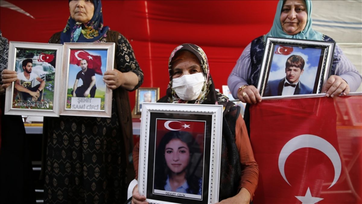 Evlat nöbetine bir aile daha katıldı