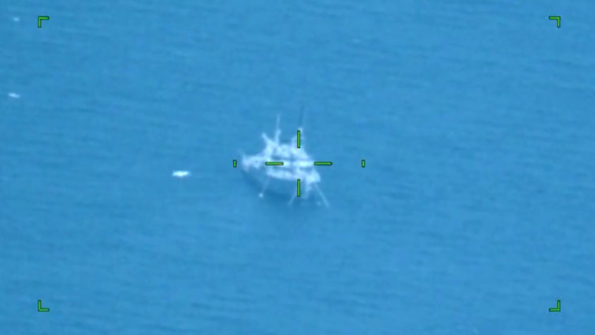 'Atmaca' füzesinin isabet ettiği gemi bu hale geldi