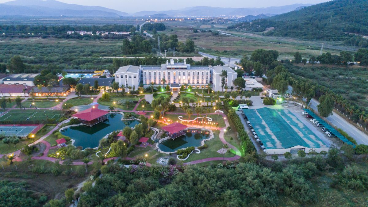 Sakin, Huzurlu, Kaliteli Tatilin Adresi Hedef Beyt Hotel