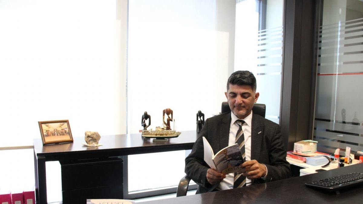 Yazar Erkan Ünlü, son romanının satış gelirini öğrencilere bağışlayacak