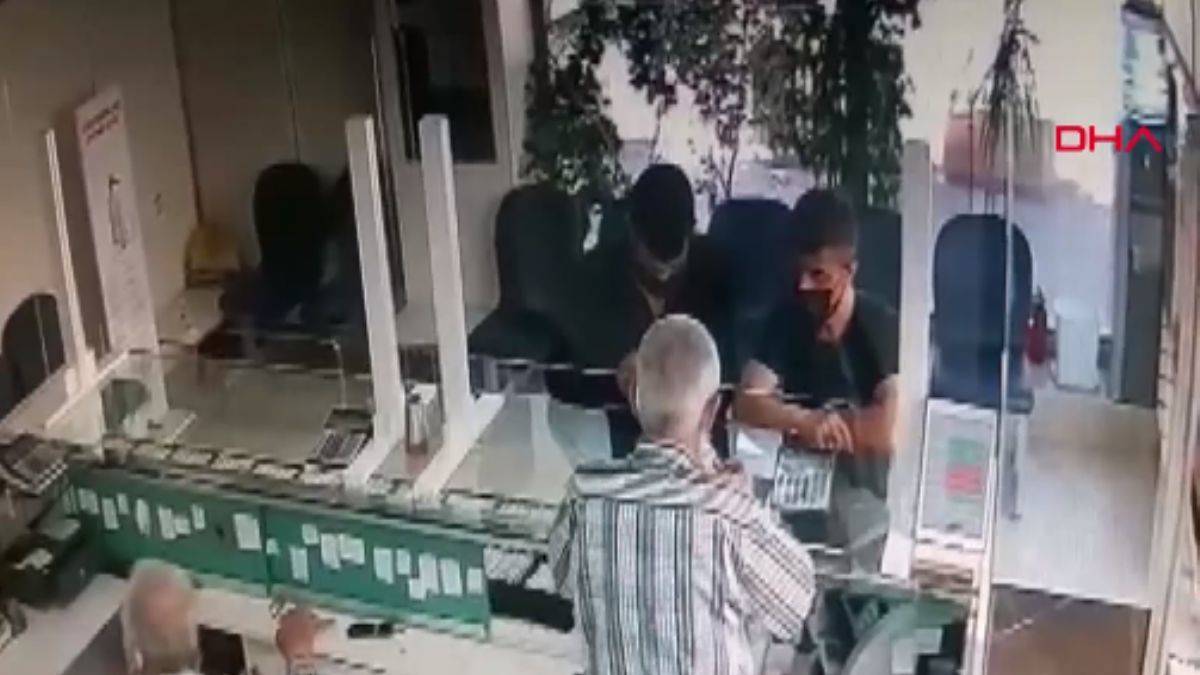 Yozgat'ta kuyumcu dükkanındaki kapkaç kamerada