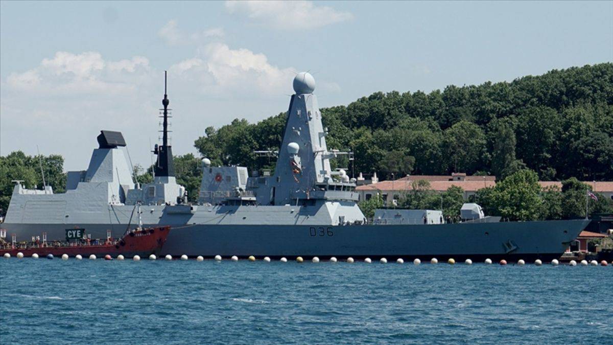 Rusya: Uyarı ateşi açıldı, İngiltere: Hiçbir uyarı ateşi olmadı