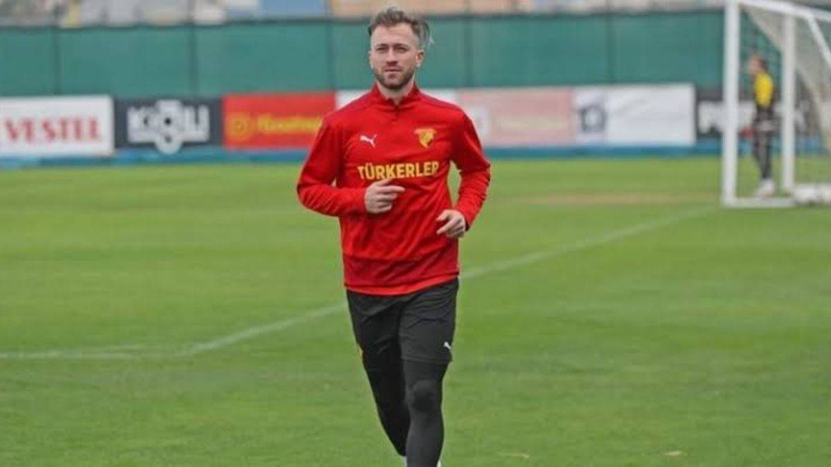 Başakşehir, Peter Zulj'u 3 yıllığına transfer ettiğini açıkladı