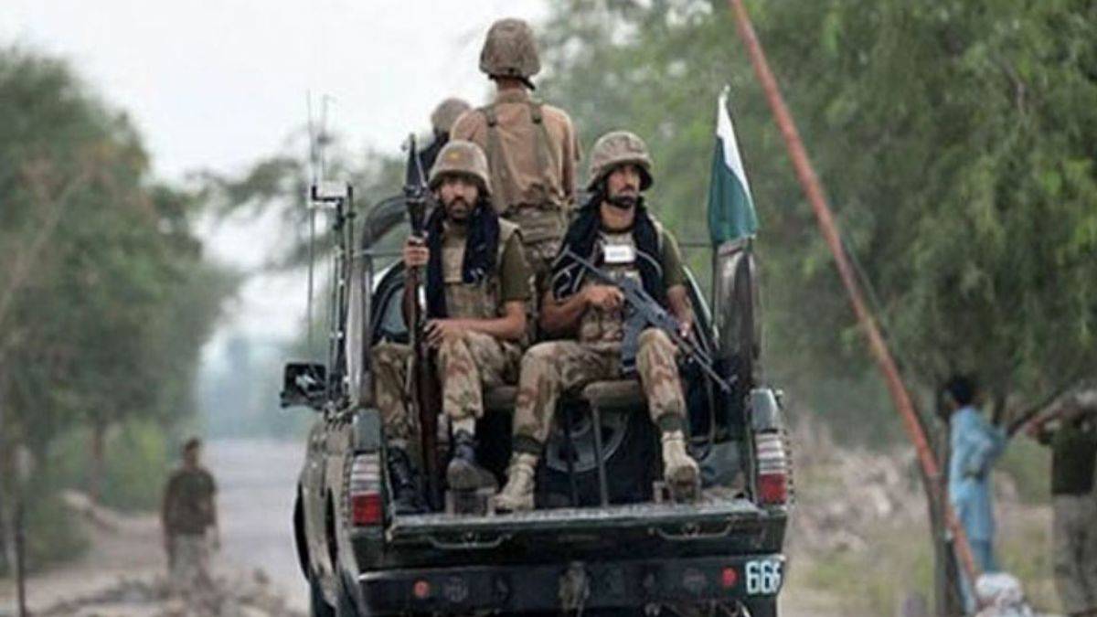 Pakistan'da çatışma: 5 asker hayatını kaybetti