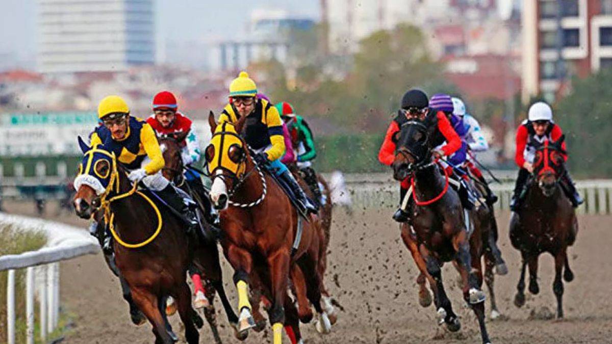 Gazi Koşusu'nunun kazananı 'Burgas' oldu