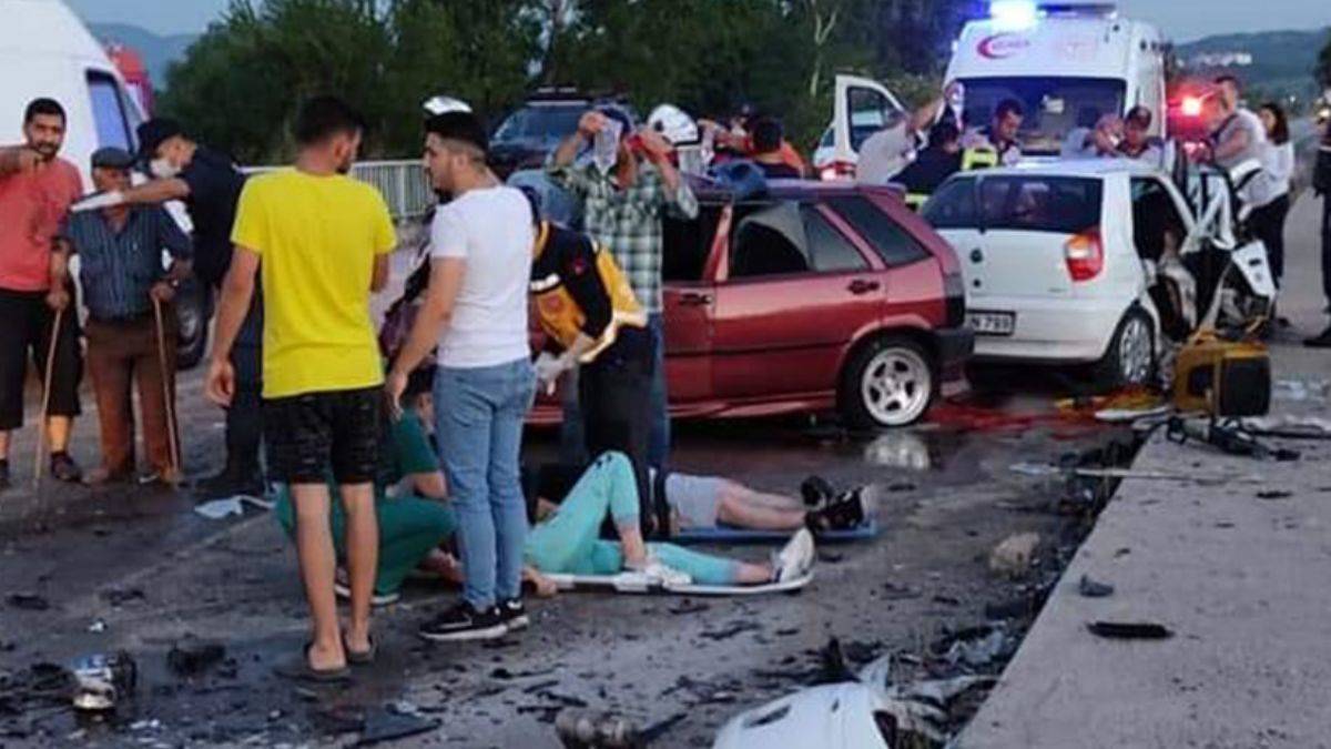 Çanakkale’de feci kaza: 3 ölü, 5 yaralı