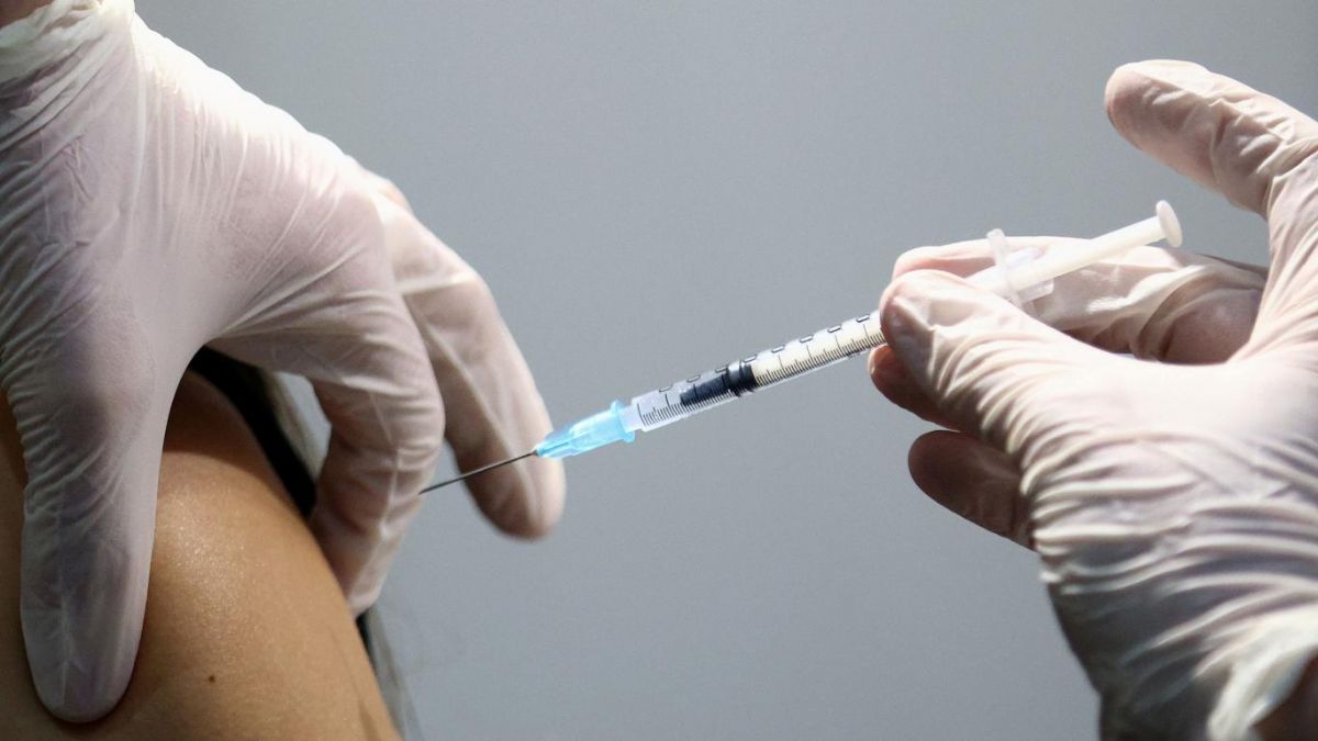 Türkiye’de son bir haftada 5,7 milyon dozdan fazla aşı uygulandı