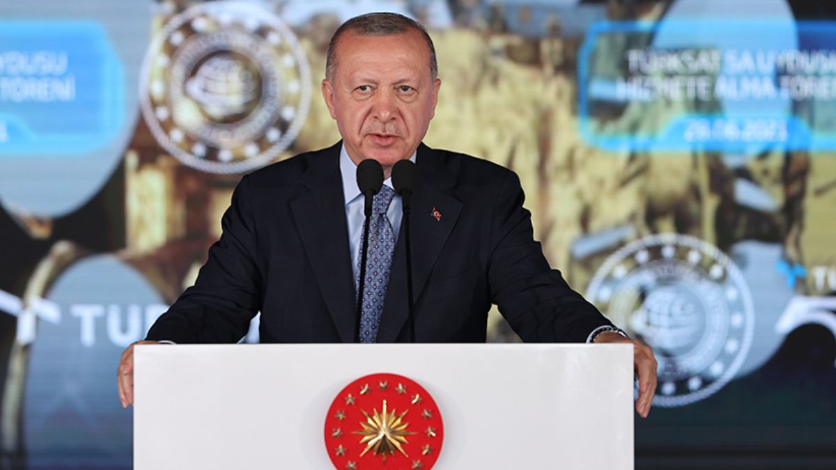 Erdoğan: Türkiye kendi uydusunu üreten 10 ülke arasına girecek
