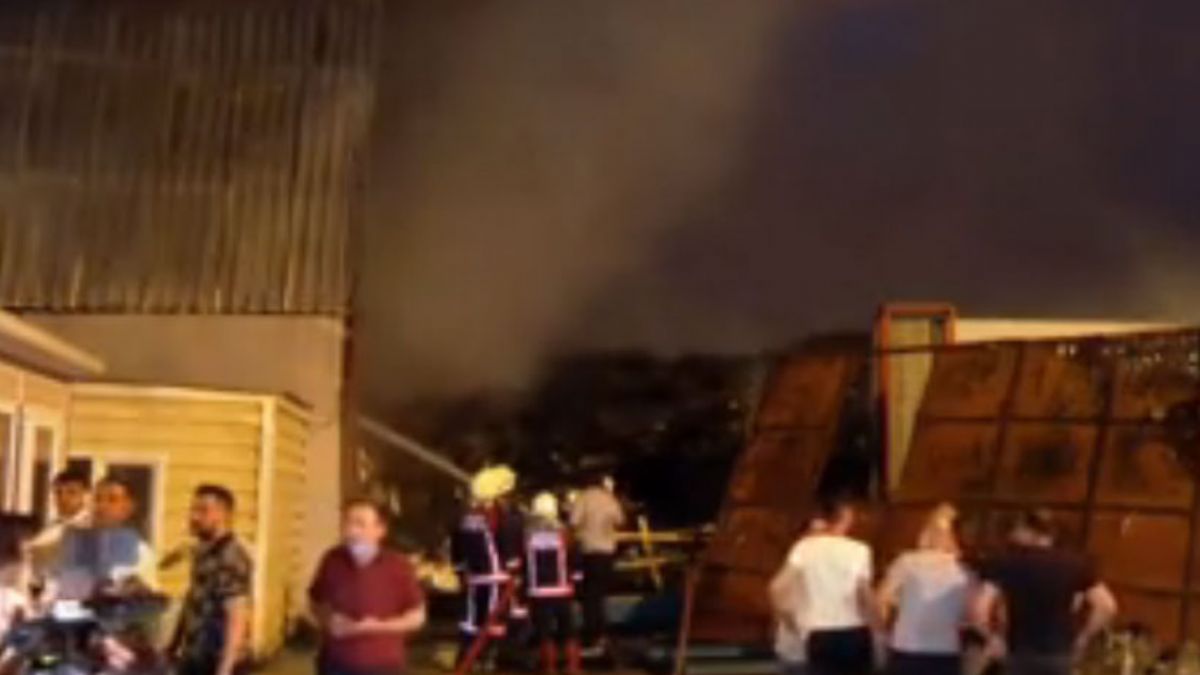 Ankara'da geri dönüşüm tesisinde yangın