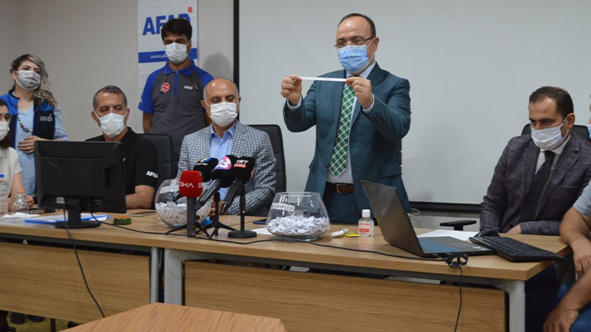 Elazığ'da 1083 deprem konutu için kura çekimi