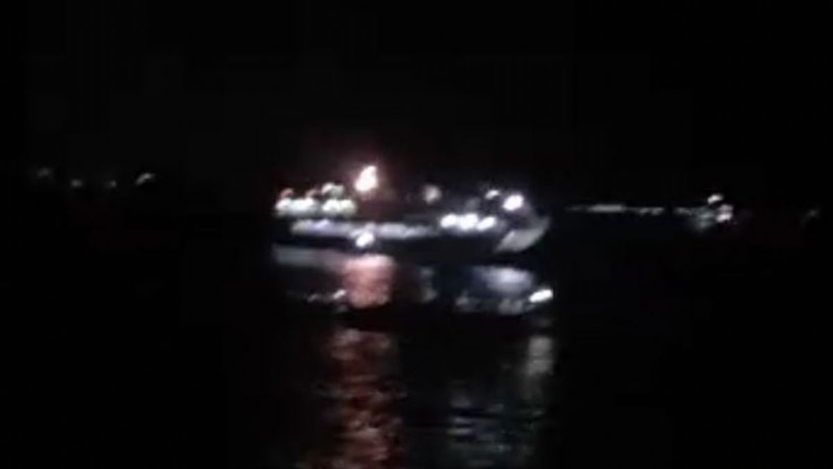 Endonezya'da feribot battı: 6 ölü, 3 kayıp