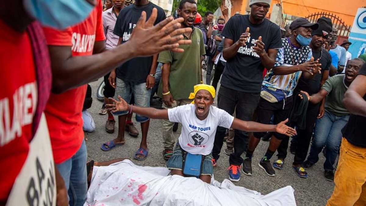 Bir ada ülkesinde silahlı saldırı: Çok sayıda ölü var
