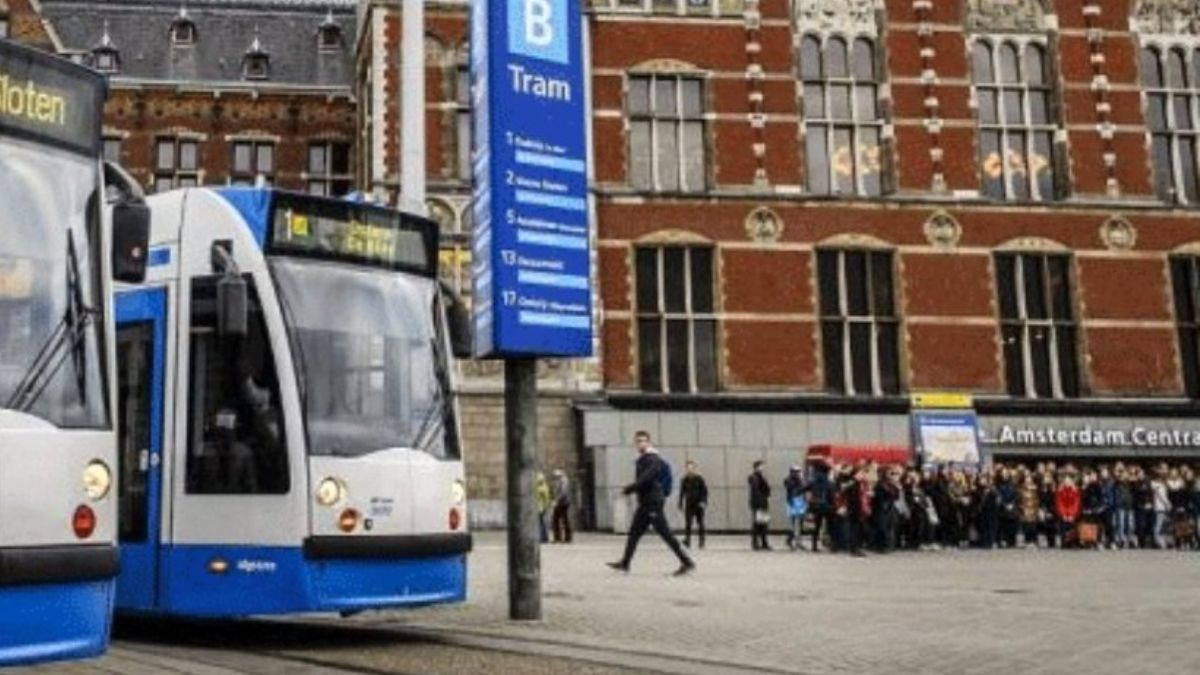 Amsterdam Belediyesi'nden ''köle ticareti'' özrü