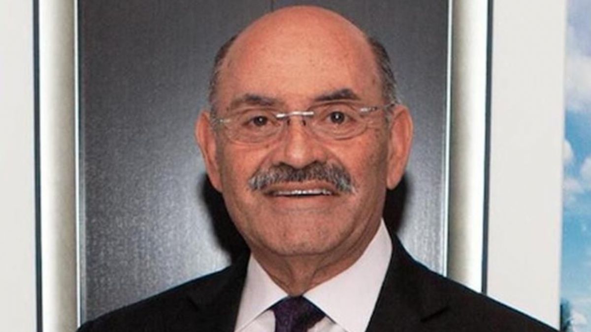 Trump'ın şirketinin mali işler müdürü teslim oldu