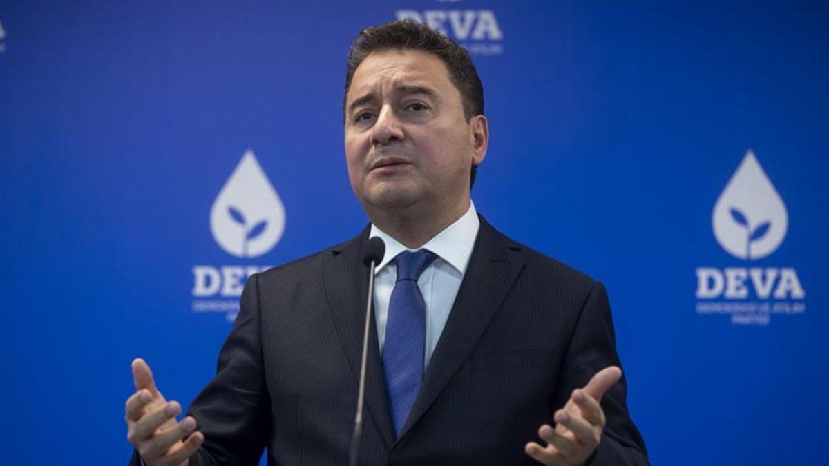 Babacan: Türkiye’nin alnına bu kara lekeyi sürenleri lanetliyorum