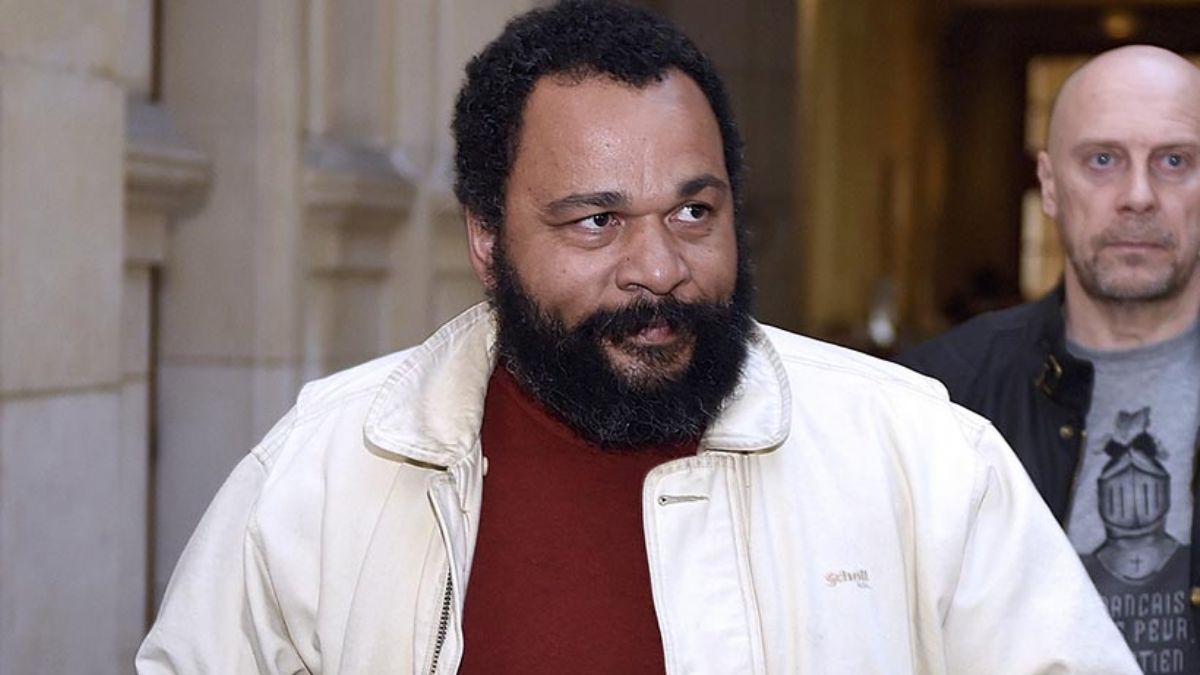 Türkiye'den sığınma talep eden Fransız komedyen M'Bala'ya 4 ay hapis cezası