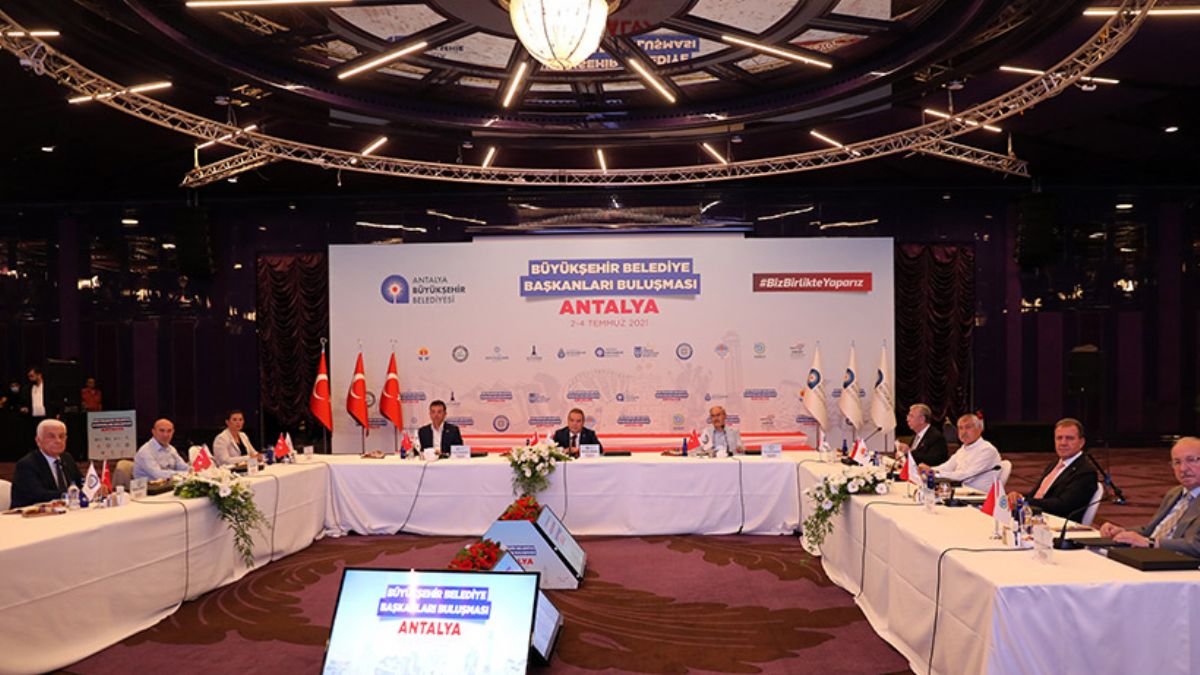CHP'li başkanlar Antalya'da toplandı