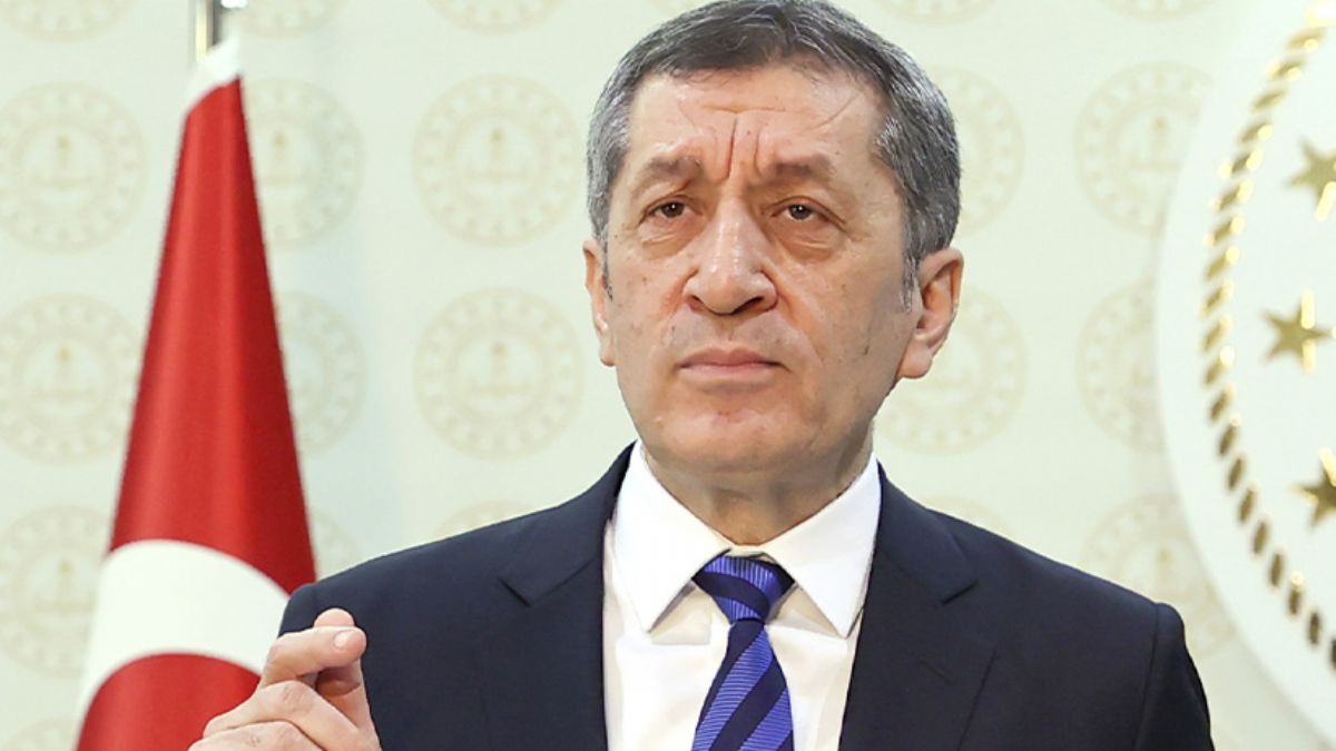 Bakan Selçuk'tan 400 bin emekliye mektuplu davet