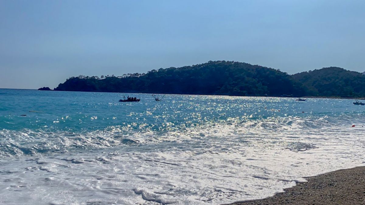 Fethiye'de tur teknesi battı: Yaralılar var