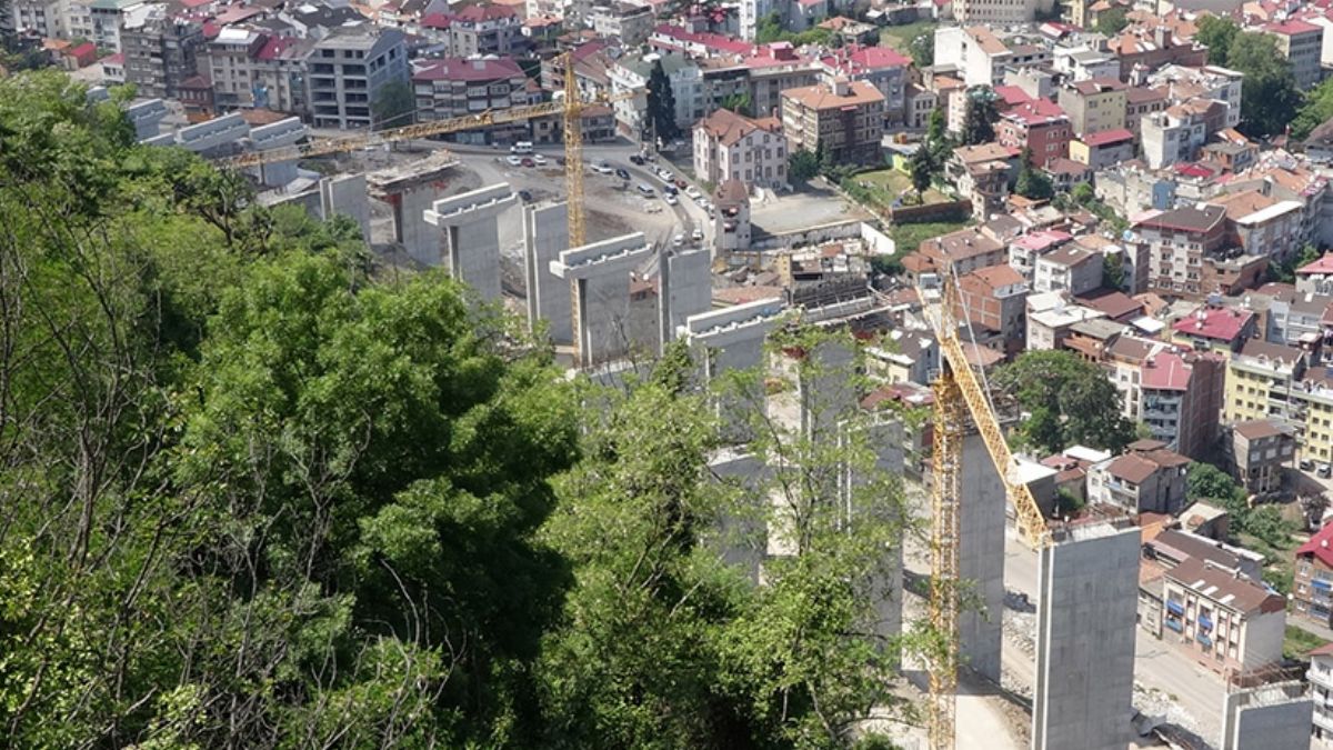 28 kilometrelik yola 28 kavşak, 17 tünel, 24 köprü