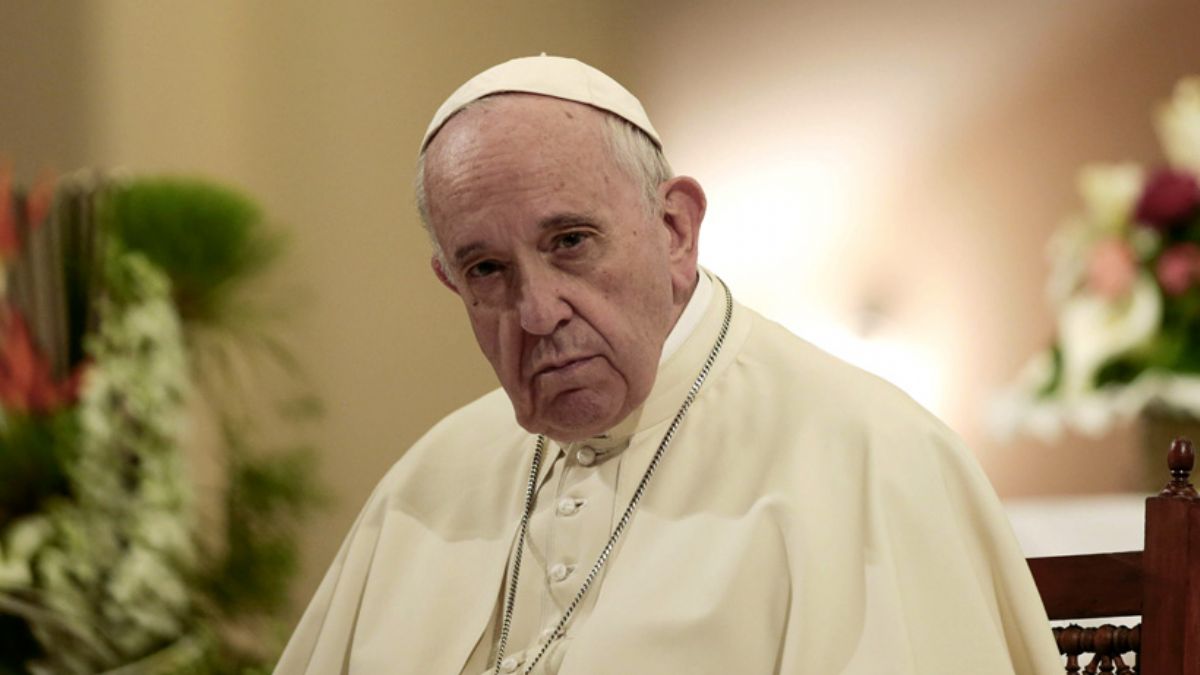 Papa Francis hastaneye kaldırıldı